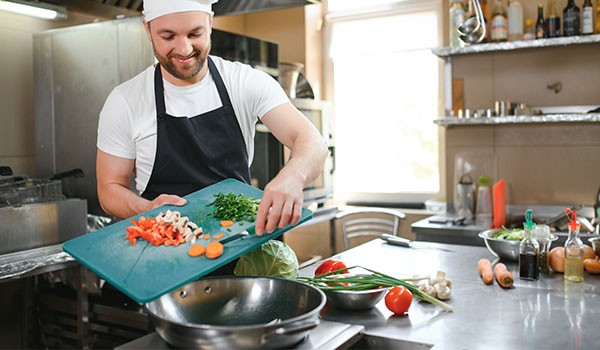 Călire, prăjire, coacere | care e diferența și când le folosești