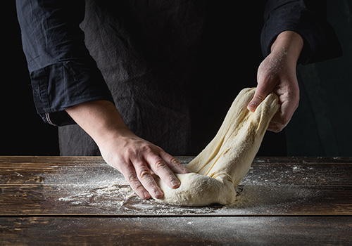 Cum să prepari cel mai bun aluat de pizza acasă