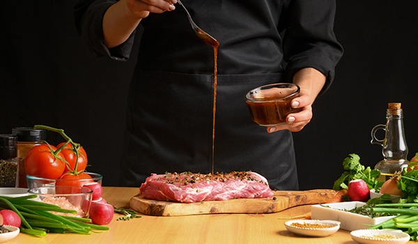 Cum se marinează carnea de porc: Sfaturi utile