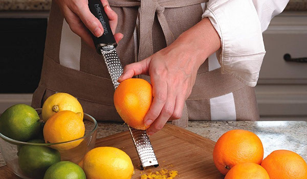9 ustensile pentru cocktailuri care nu trebuie să-ți lipsească din barul de acasă